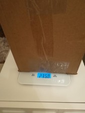 STOCK BOX 2 KG ABBIGLIAMENTO UOMO USATO FIRMATO  SPORTIVO E  CASUAL PARTE SOPRA