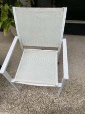 Sedie bianche in alluminio con rete traforata batyline. Nr. 3 sedie bianche.