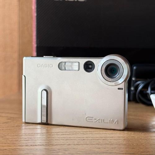 Fotocamera digitale compatta