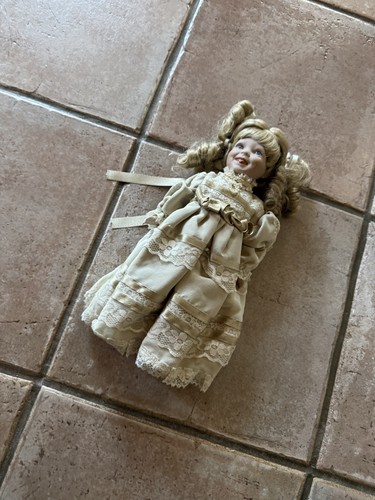 Bambola ceramica collezione - bambola,