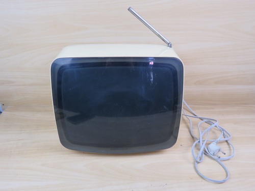 Vecchio televisore grundig - vecchio,