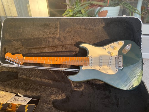 Rara stratocaster fender - rara,