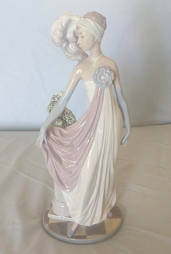 Lladro socialite the s - of,