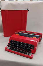 Macchina da scrivere Olivetti