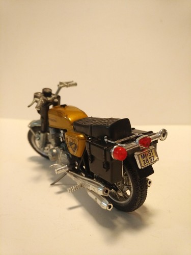 Honda 750 four - four,