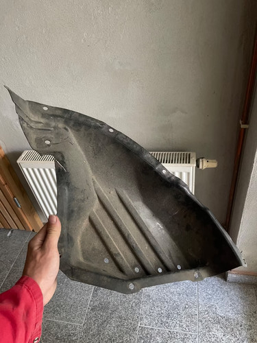 Coperchio inferiore paraurti