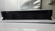 QNAP TS-863XU-RP Server unità
