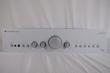 Amplificatore integrato stereo Cambridge Audio Azur 540A argento con telecomando