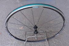 Ruota anteriore 28" corsa copertoncino marcata SHIMANO, raggi 20 radiali Colnago