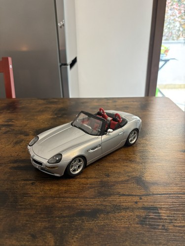 Bmw burago - z8,