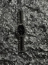 Orologio da donna elegante con cinturino raffinato e dettagli con diamantini