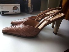 Sandalo Con Tacco Alto. Usato POCO, ottime CONDIZIONI! 38,5 veste anche 39,5