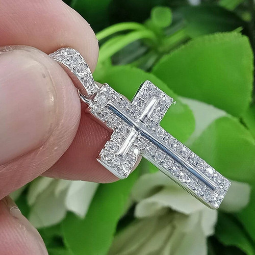 Elegante ciondolo croce