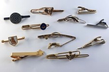 ANNI '60 /'70 - LOTTO DI 11 FERMACRAVATTA VINTAGE - MASSONERIA  & SPORT - TOP!