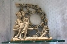 EAN SPLENDIDA STATUINA DEGLI INNAMORATI CON PANCHINA   RESINA e CRISTALLO c.NVA