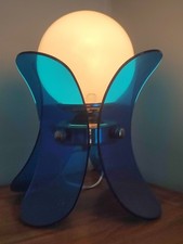 LAMPE DE TABLE EN PLEXIGLASS