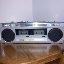 Radiocassetta Sharp 4 bande GF -450 funziona benissimo 
