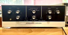 Amplificatore stereo integrato