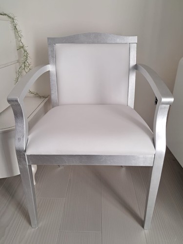Poltroncina imbottita con