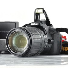 Fotocamera Nikon D5300 + obiettivo AF-S 18-140mm G VR dal Giappone [Near Mint...