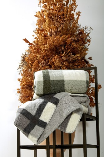 Plaid morbidotto divano - plaid, divano-1