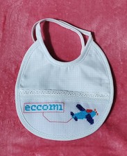 Bavaglino ricamato a mano a