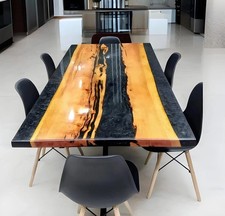 Tavolo da pranzo in resina