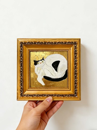 Gatto smoking sdraiato - , su