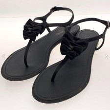 Sandali tacco basso CHANEL CC