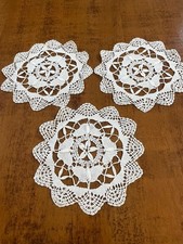 Gruppo di n. 3 centrini