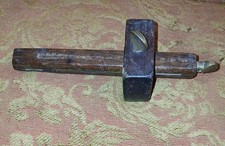 Antico strumento da falegname