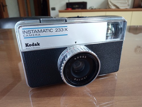 Vintage kodak instamatic 233 - vintage,
