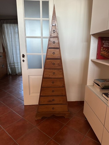 Cassettiera piramidale etnica