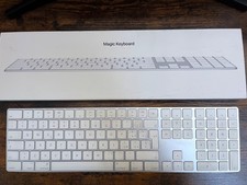 Apple Magic Keyboard con