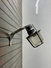 Vecchia lampada da parete