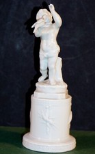 STUATUINA IN PORCELLANA