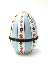 T.LIMOGES PORCELAINE , UOVO-PORTAGIOIE