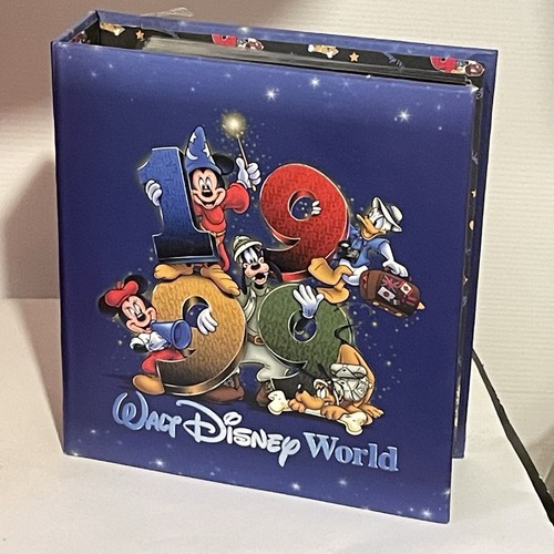 Vintage walt disney world - walt, 2001