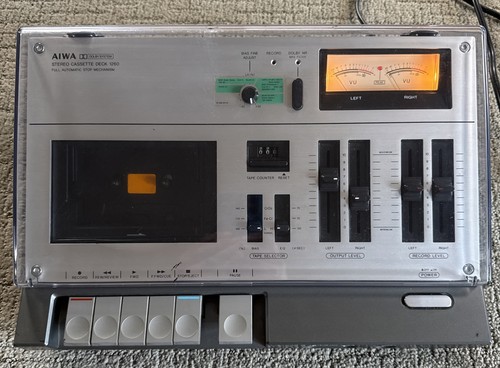 Aiwa stereo cassette deck - stereo,