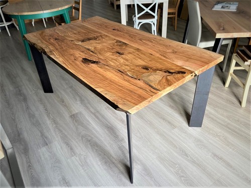 Tavolo legno massello ulivo - , su