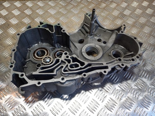 Carter gauche bloc bas moteur