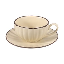 Tazzine da caffè e piattini