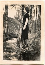 Jeune Donna Legno Piedi Creek