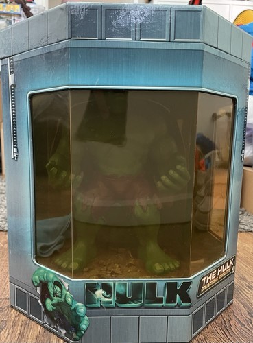 Marvel hulk collectible - hulk,