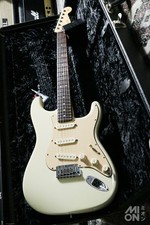 Chitarra elettrica usata