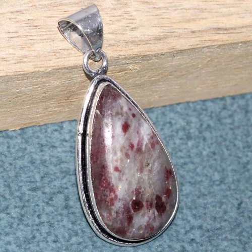 Ciondolo lepidolite placcato
