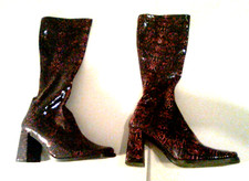 Stivali nuovi, borgogna, stampa "serpente". Taglia 38. Tacco 8,5 cm