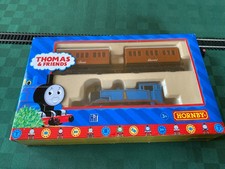 Hornby R9087 OO Gauge Thomas & Friends Thomas, Annie & Clarabel Pack