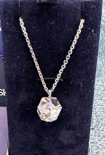 Collana con ciondolo - , in