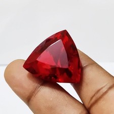 Gioielli rubino rosso sangue